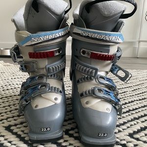 Salomon Mondopoint size 22cm ski boots - women